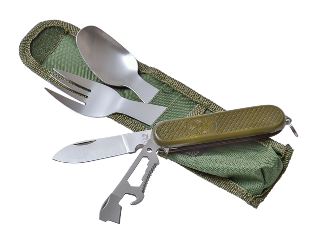CUBIERTO DE CAMPING CON FUNDA DE NYLON